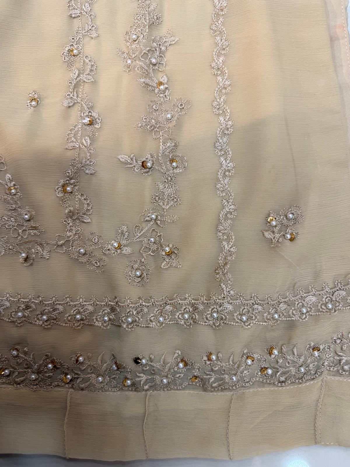 Beige beaded outfit EL0AG5