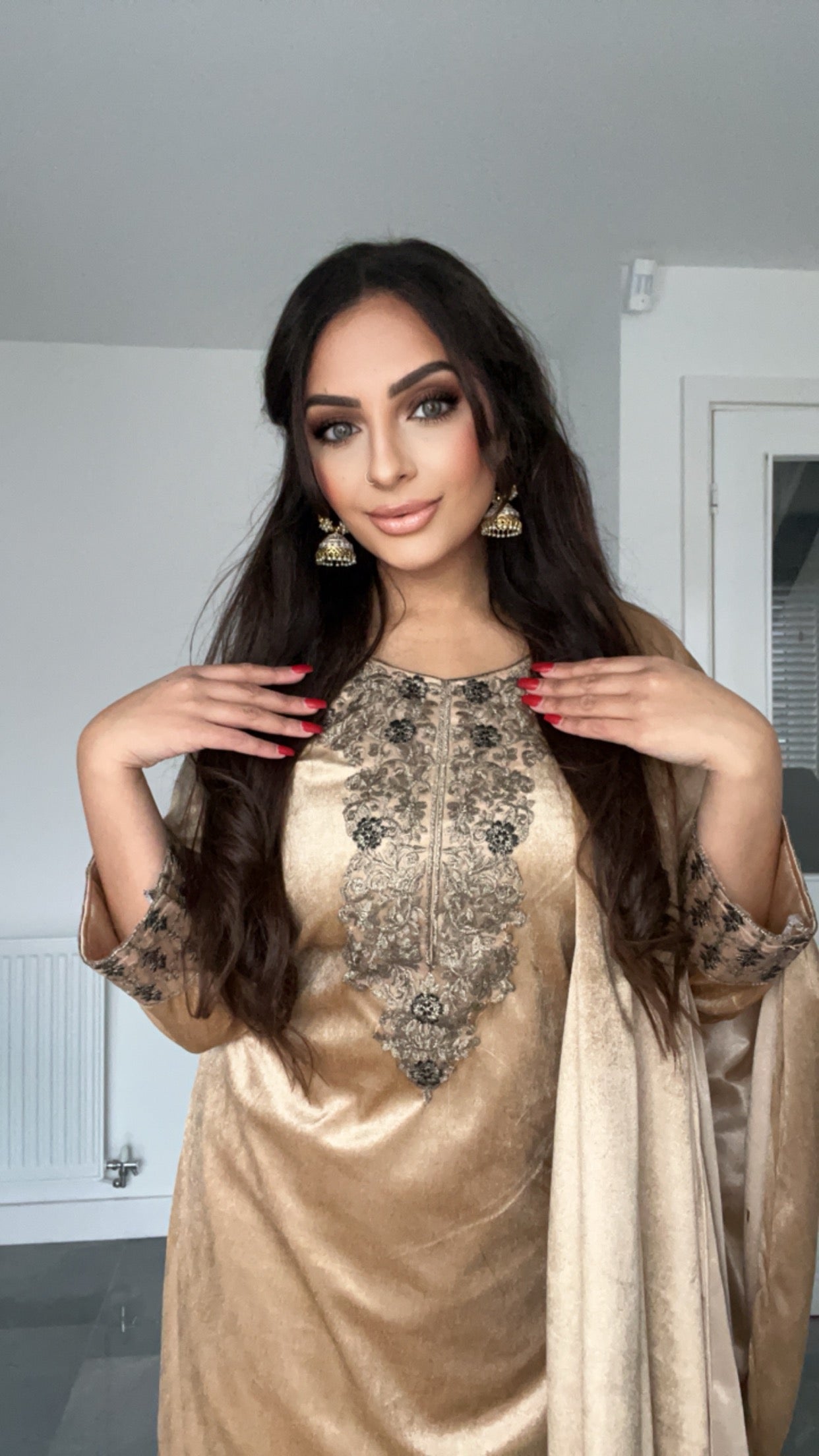 Skin Velvet Shalwar Kameez with Thread Work - 3 PC - ELRR074