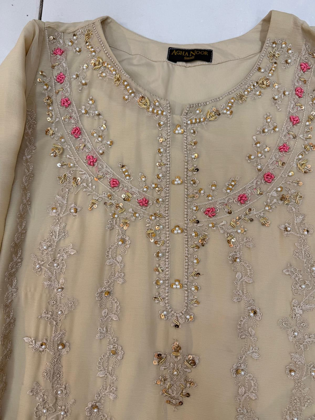 Beige beaded outfit EL0AG5