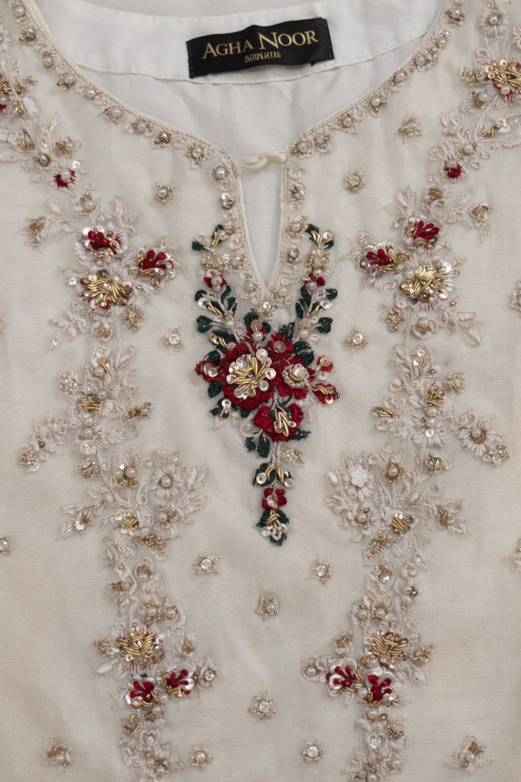 Cream beaded outfit (AghaNoor inspired) EL0AG4